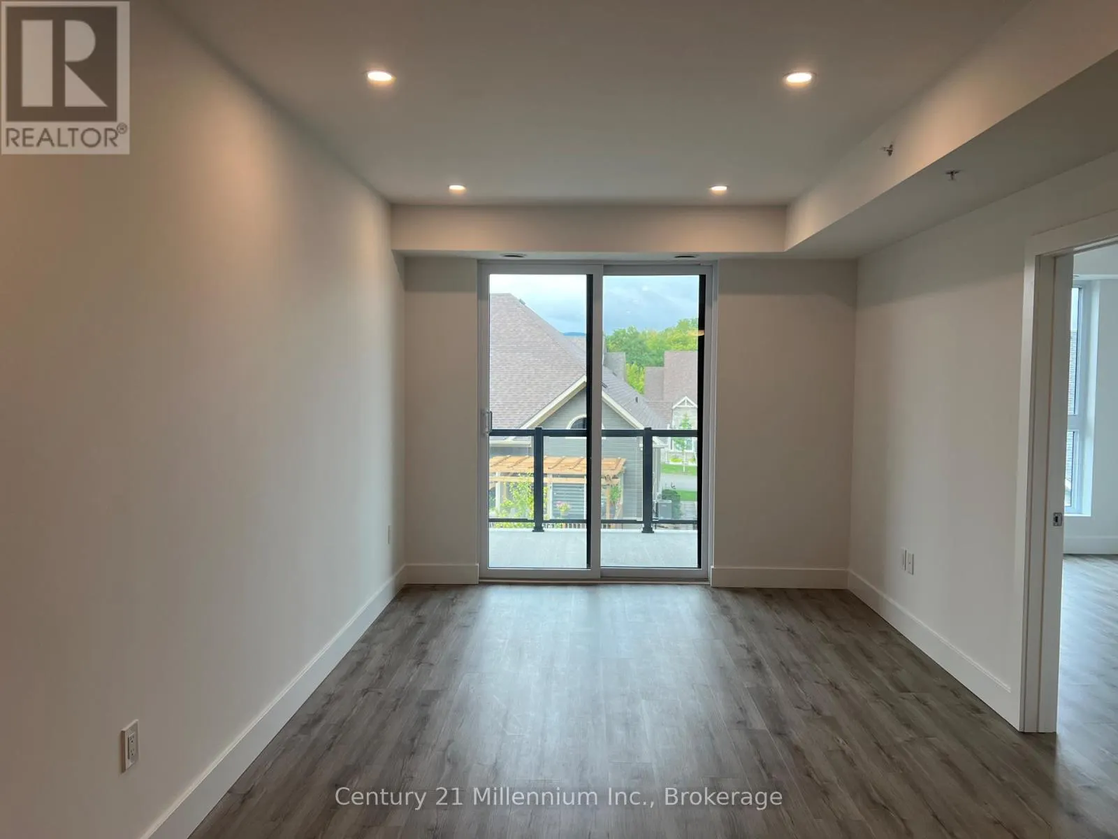 217 - 4 KIMBERLY LANE, #217