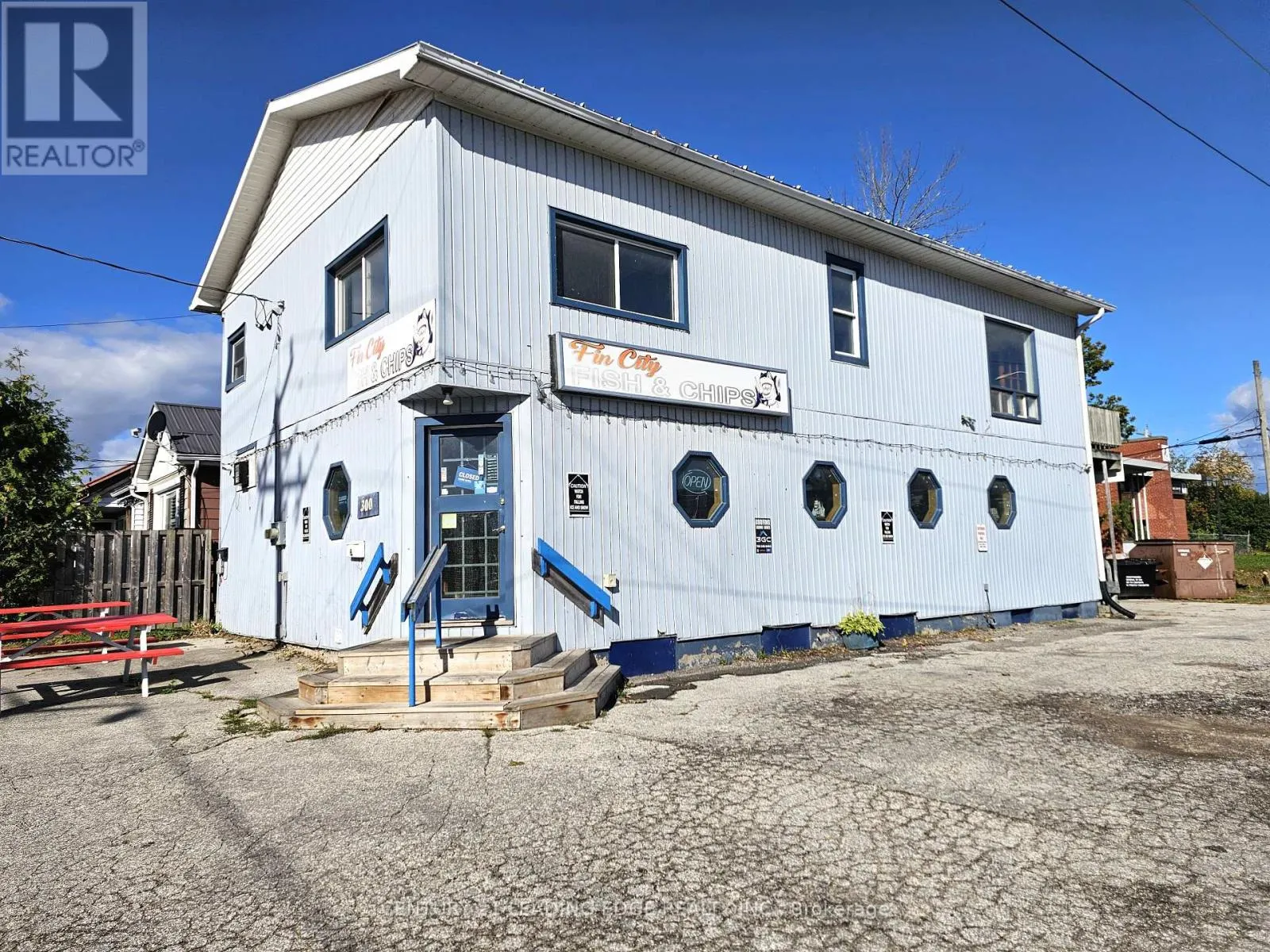 300 JAMES STREET E