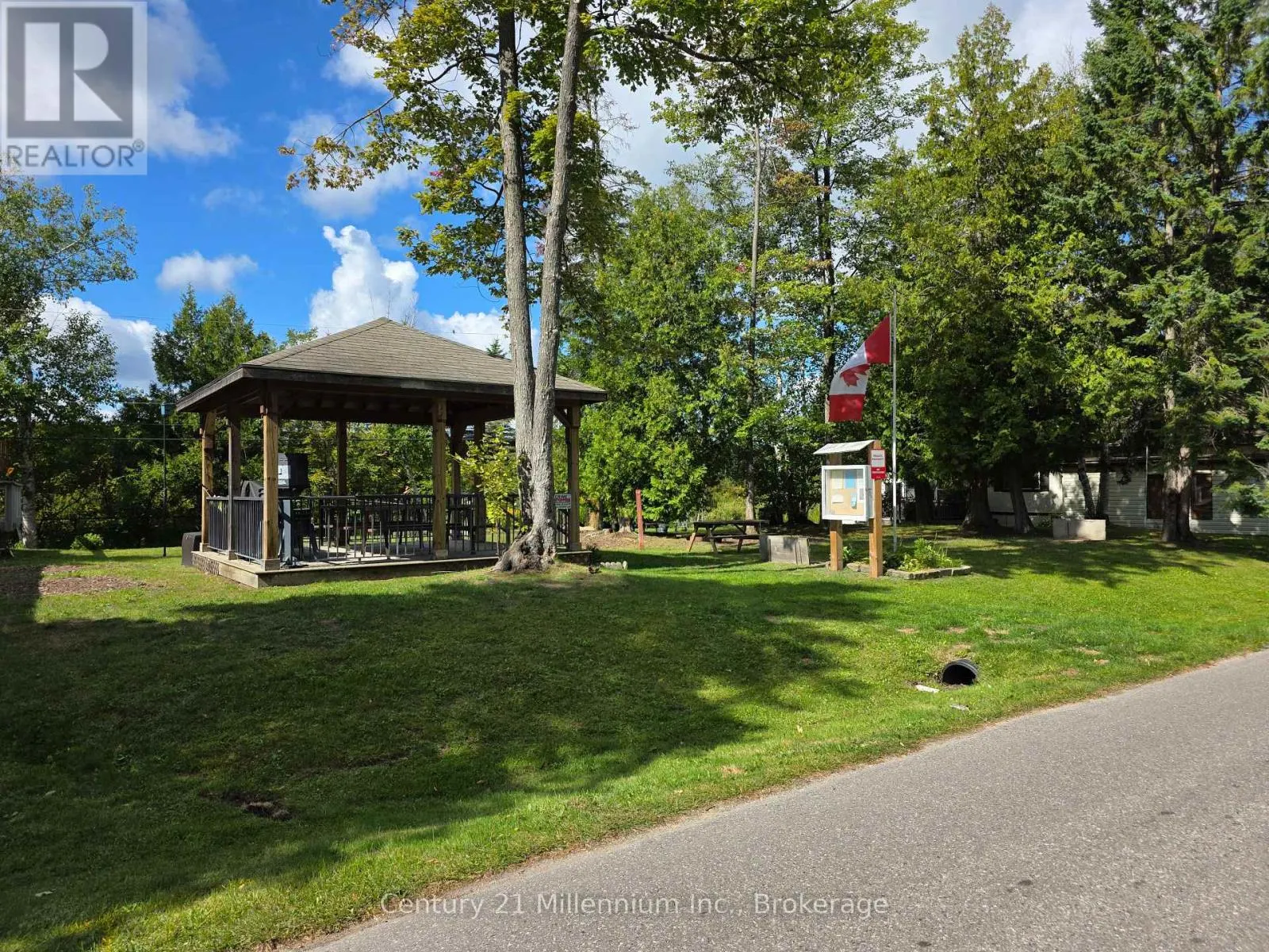 67 GEORGIAN GLEN DRIVE