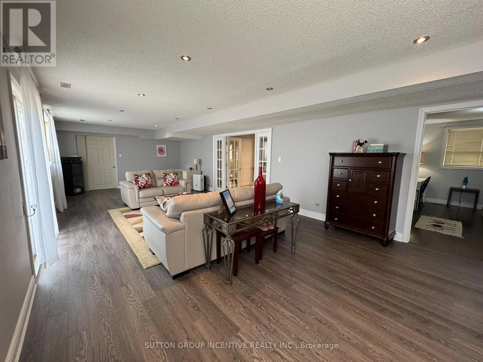 10 CELESTINE COURT