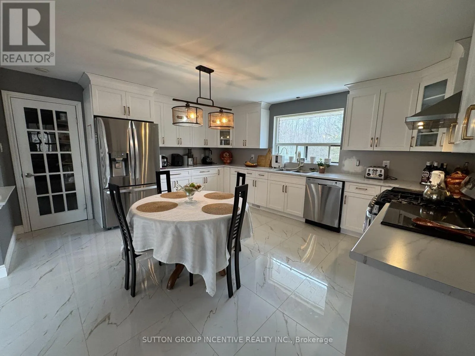 10 CELESTINE COURT