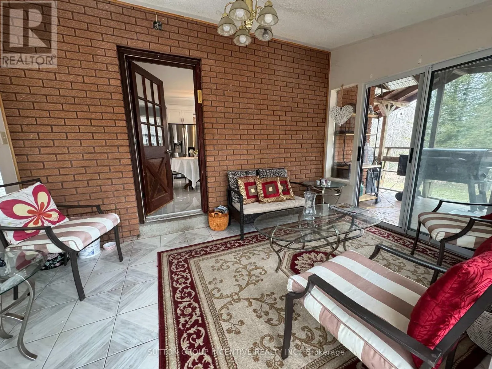 10 CELESTINE COURT