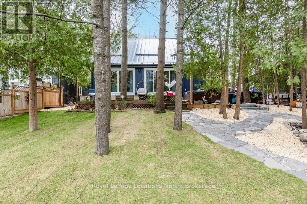 44 STROUD CRESCENT