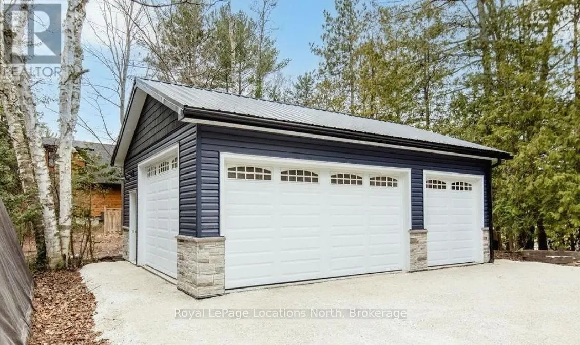 44 STROUD CRESCENT