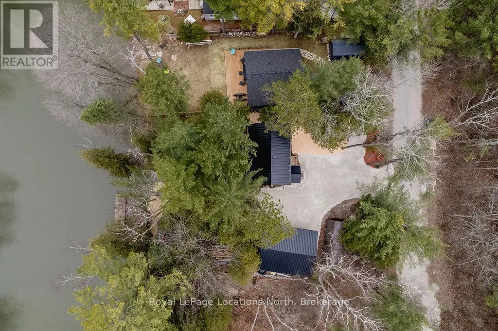 44 STROUD CRESCENT