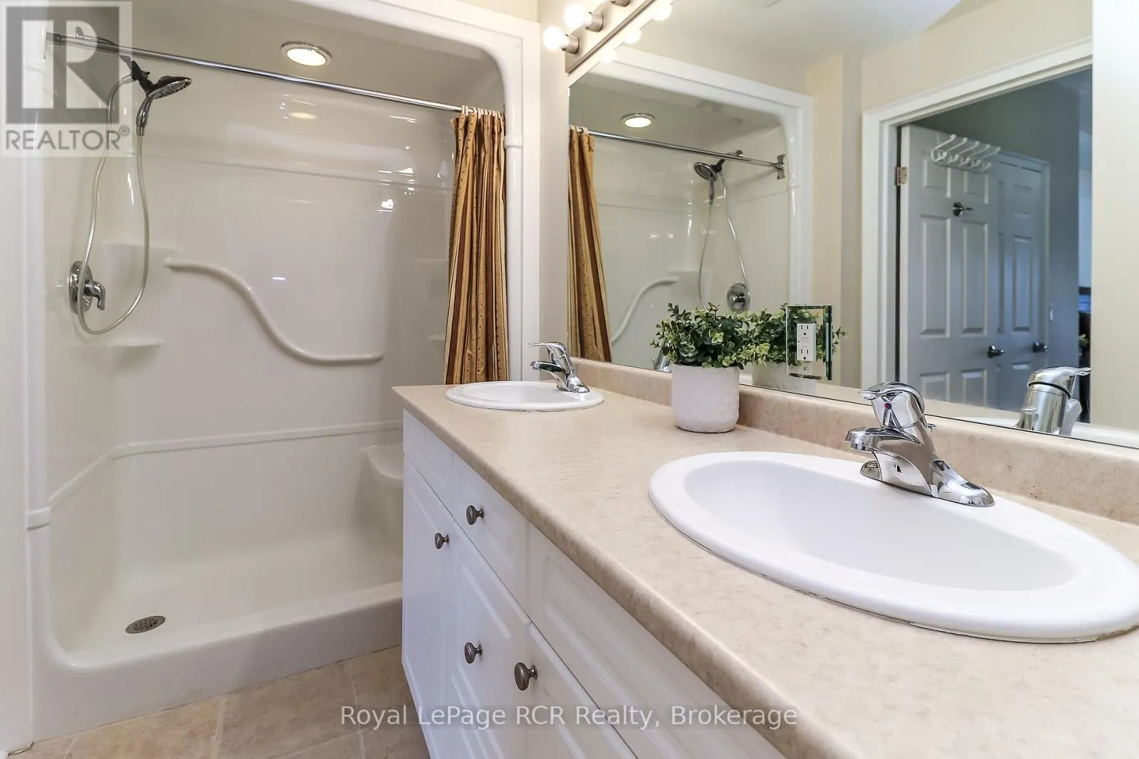 215 - 91 RAGLAN STREET, #215