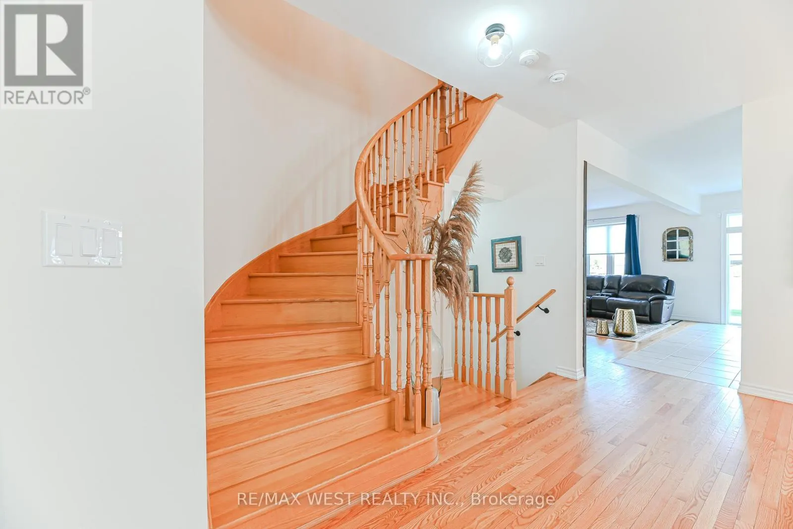 9 ACADEMY AVENUE