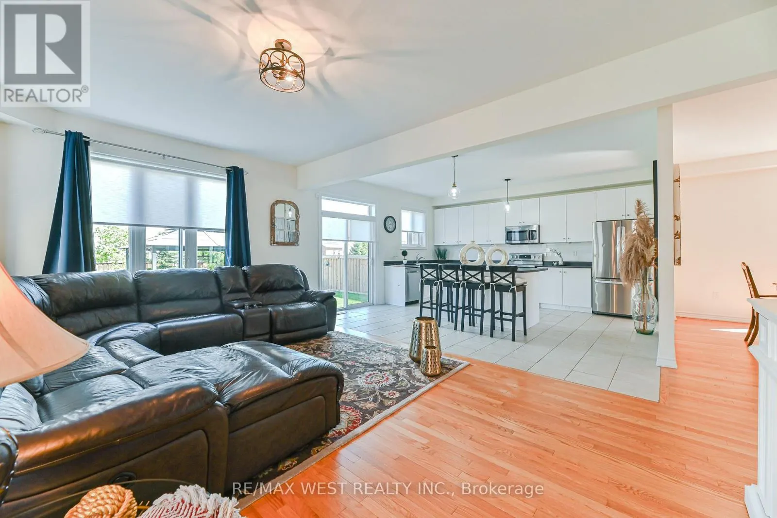 9 ACADEMY AVENUE