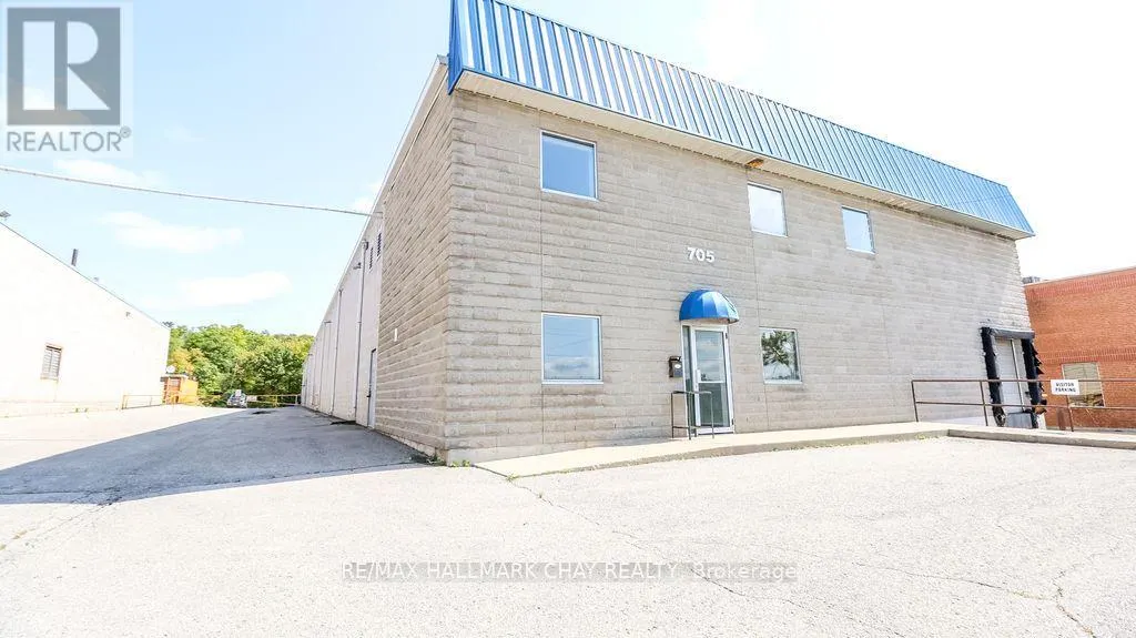 705 BAYVIEW DRIVE