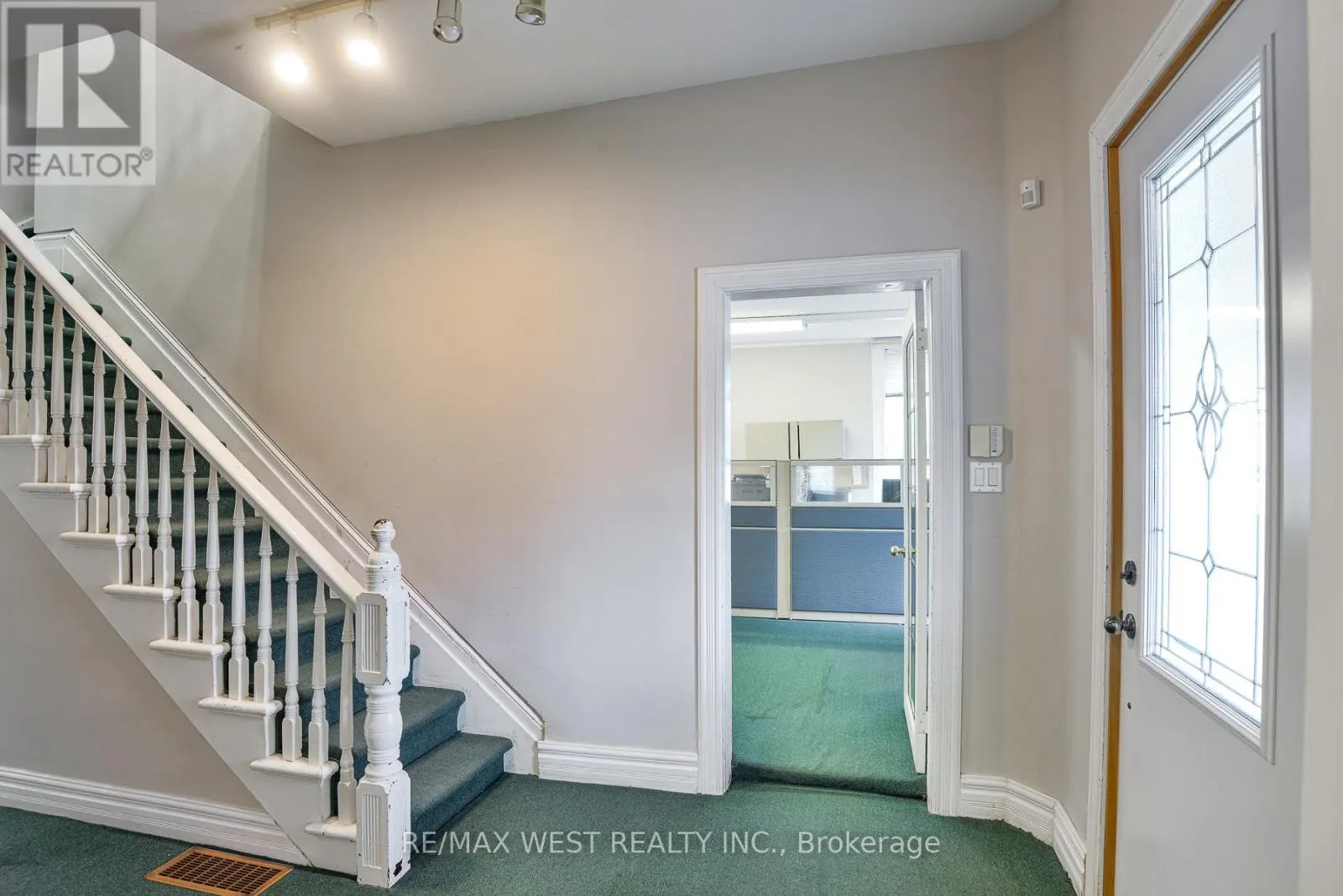 29 ALBERT STREET N