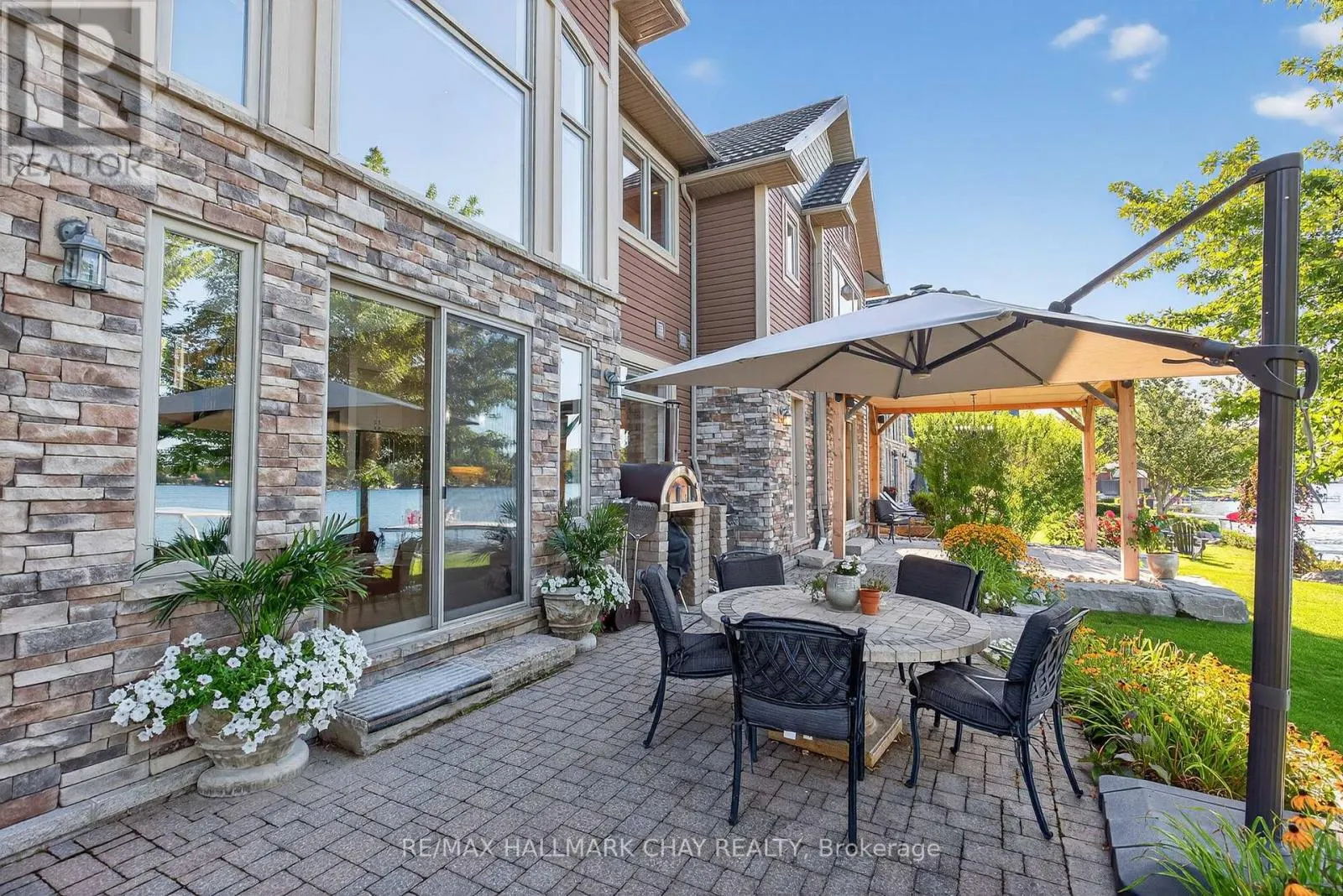 147 VICTORIA CRESCENT