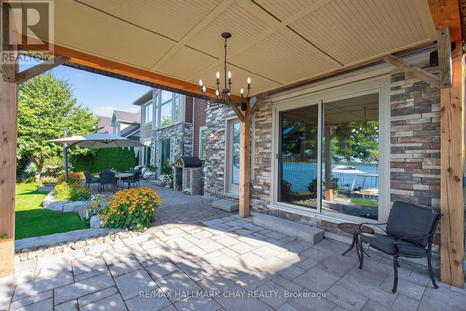 147 VICTORIA CRESCENT