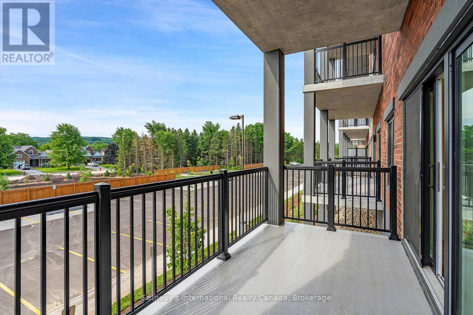 221 - 121 MARY STREET, #221