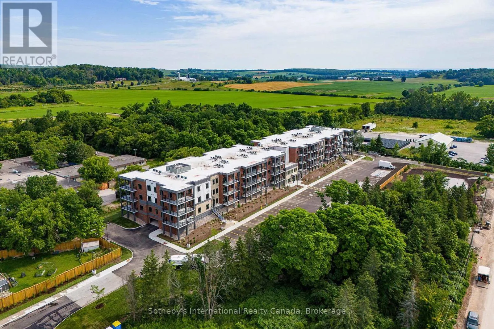 221 - 121 MARY STREET, #221