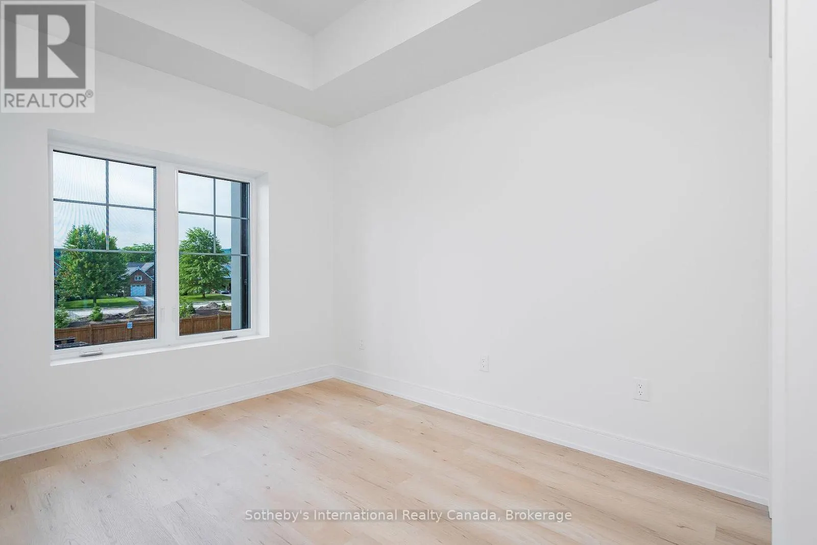 221 - 121 MARY STREET, #221