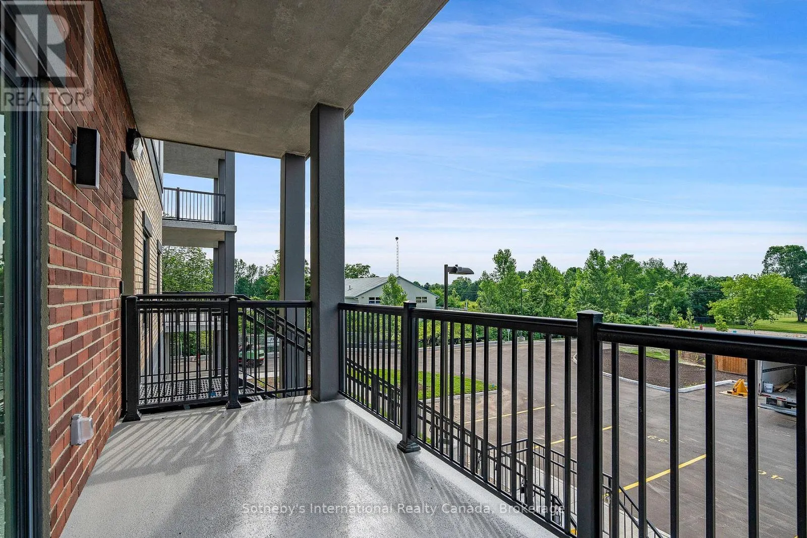 221 - 121 MARY STREET, #221