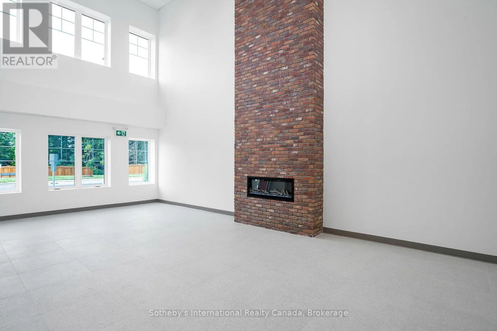 221 - 121 MARY STREET, #221