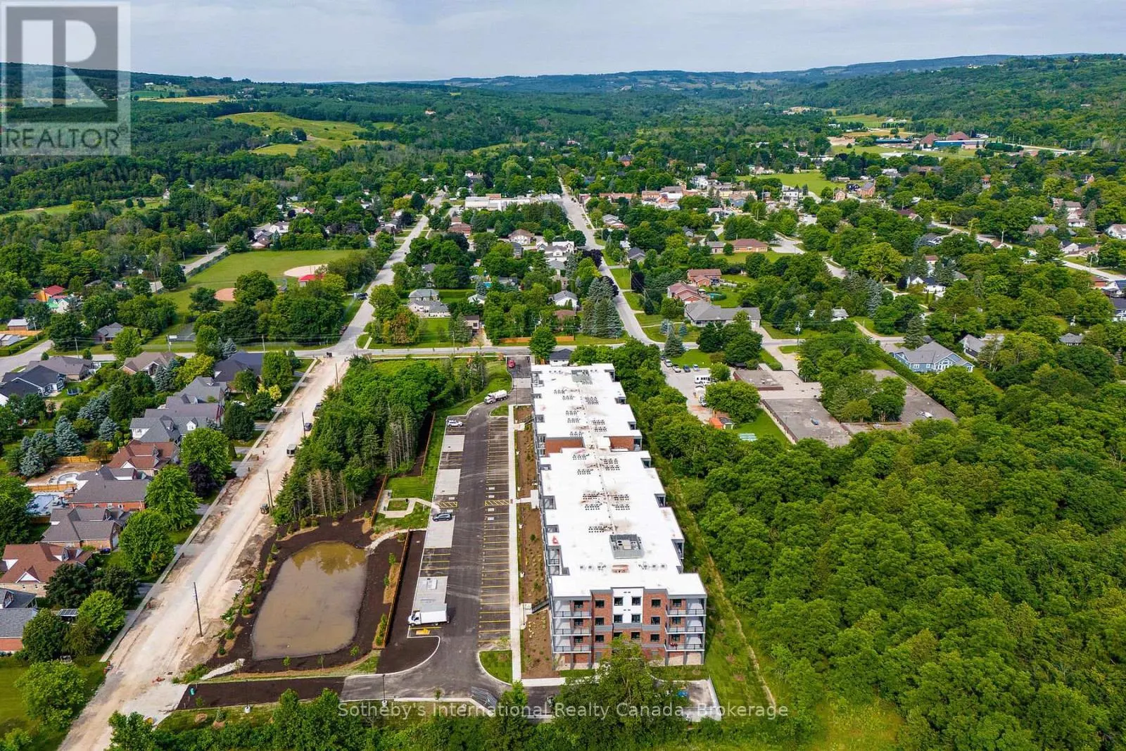 221 - 121 MARY STREET, #221