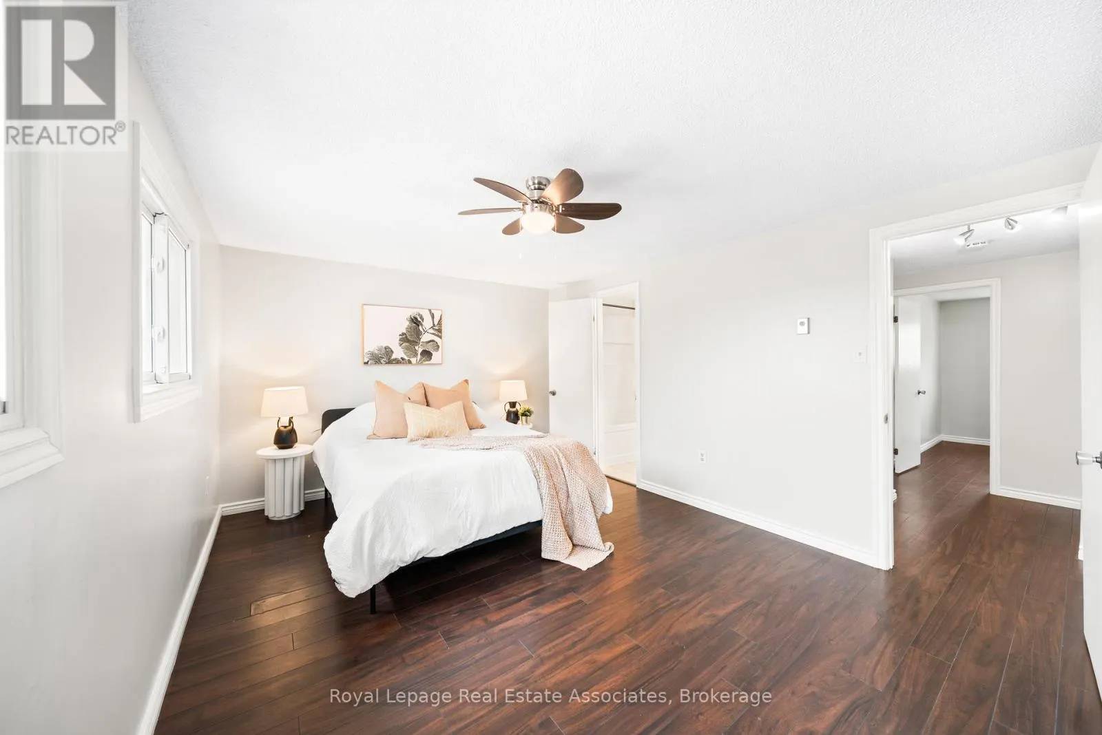 44 HEMINGWAY CRESCENT