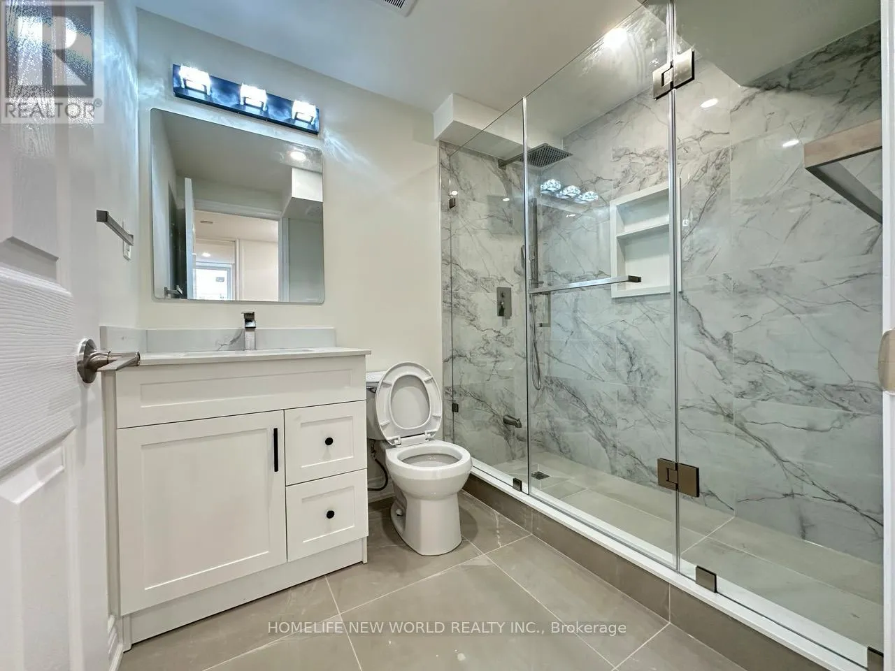 LOWER UNIT - 28 LOUGHEED ROAD