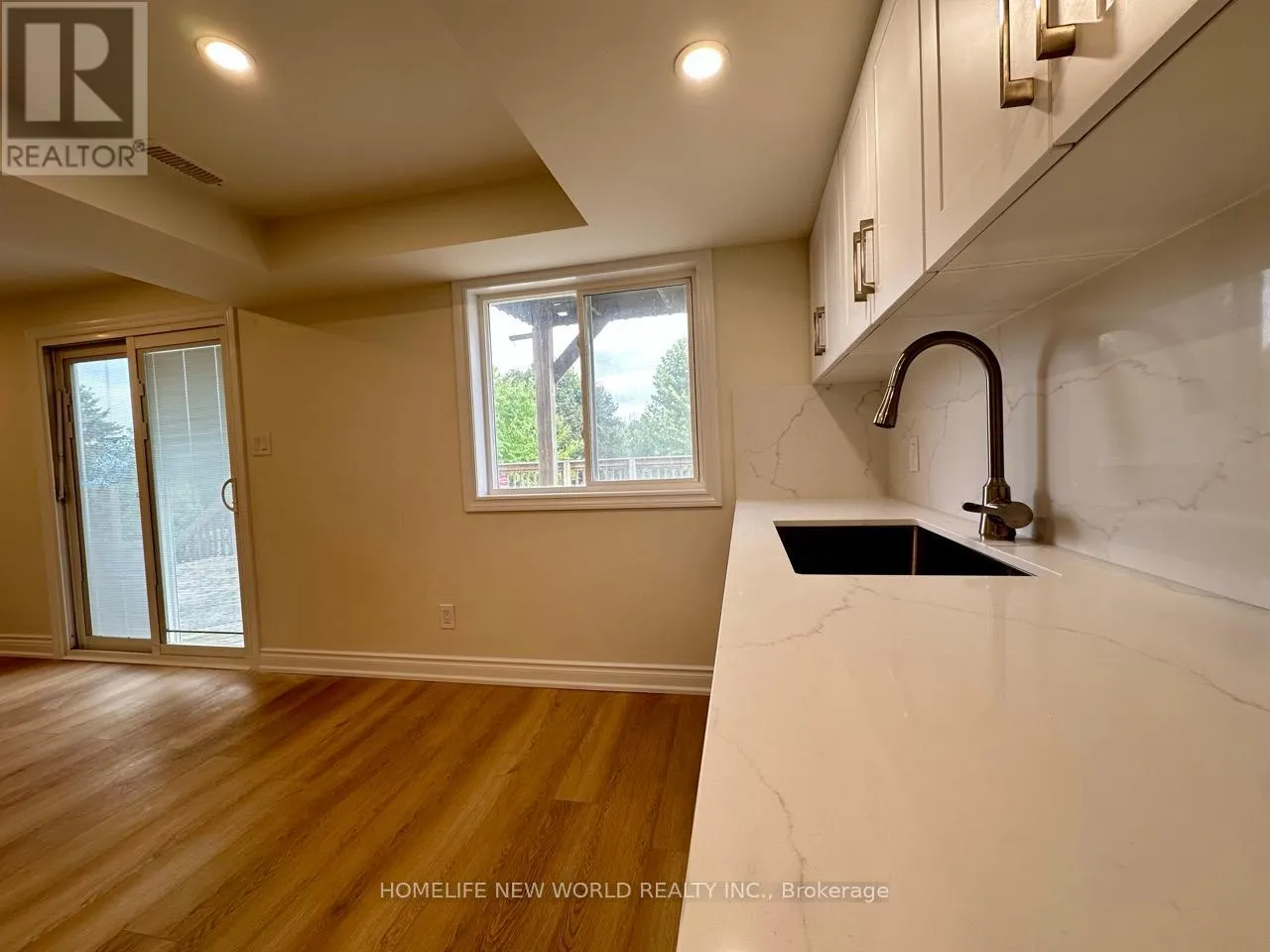 LOWER UNIT - 28 LOUGHEED ROAD