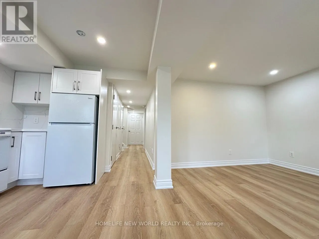 LOWER UNIT - 28 LOUGHEED ROAD