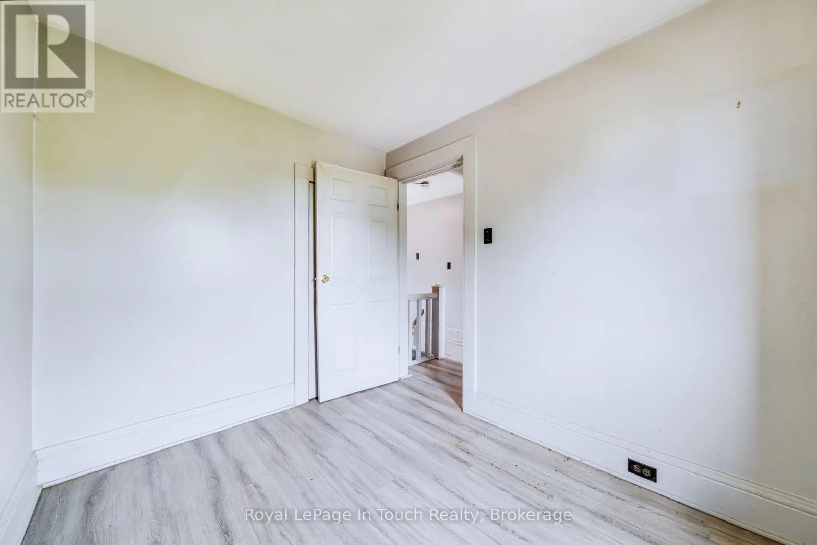 C - 7 ROBERT STREET W, #C