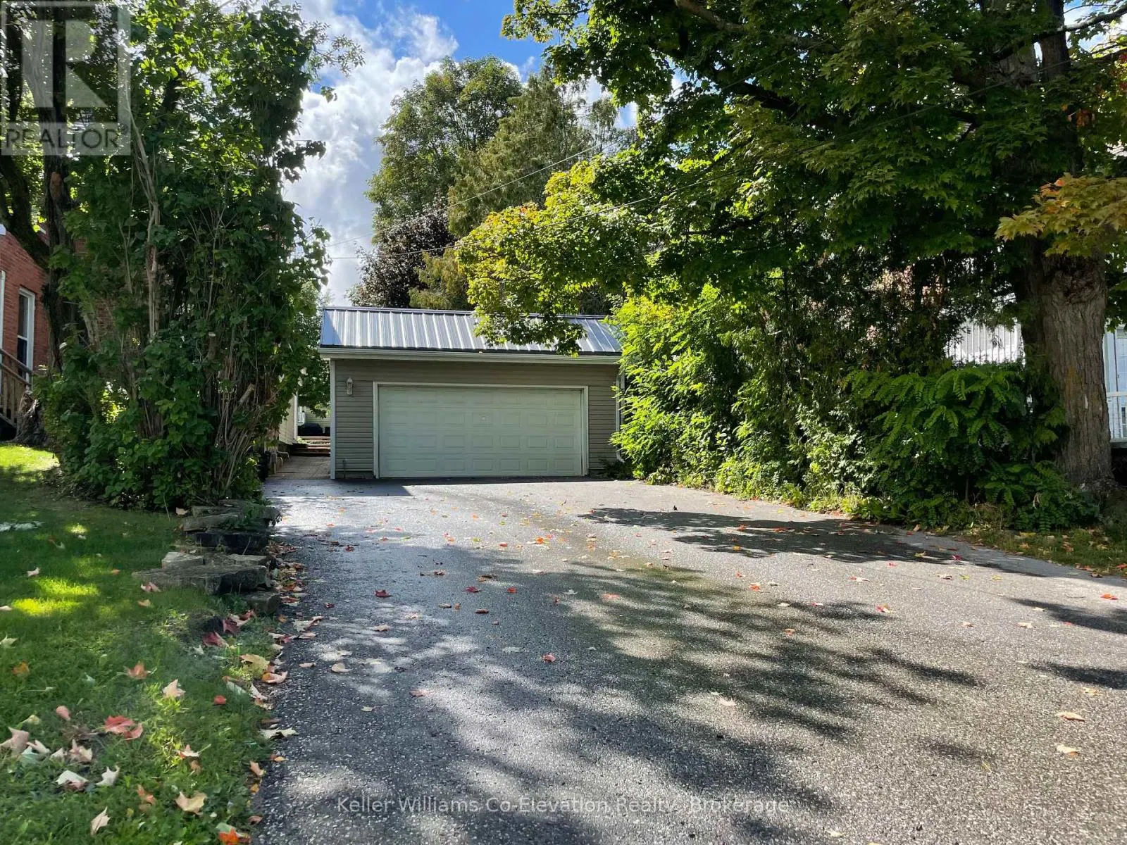 GARAGE - 600 HUGEL AVENUE, #Garage