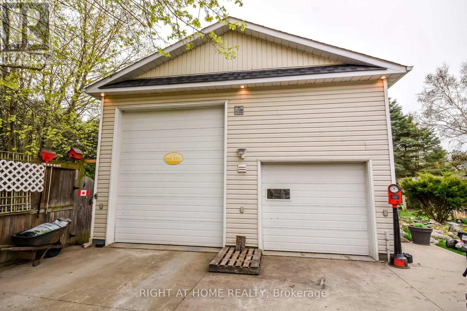 287 EDGEHILL DRIVE