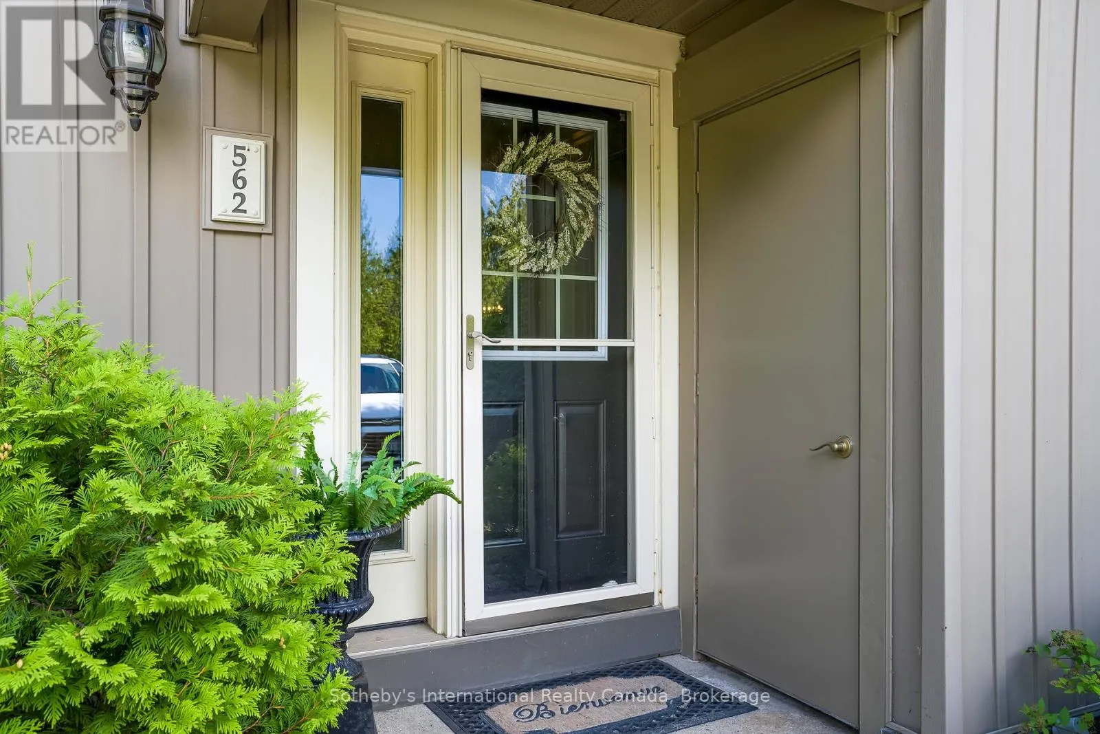 562 OXBOW CRESCENT