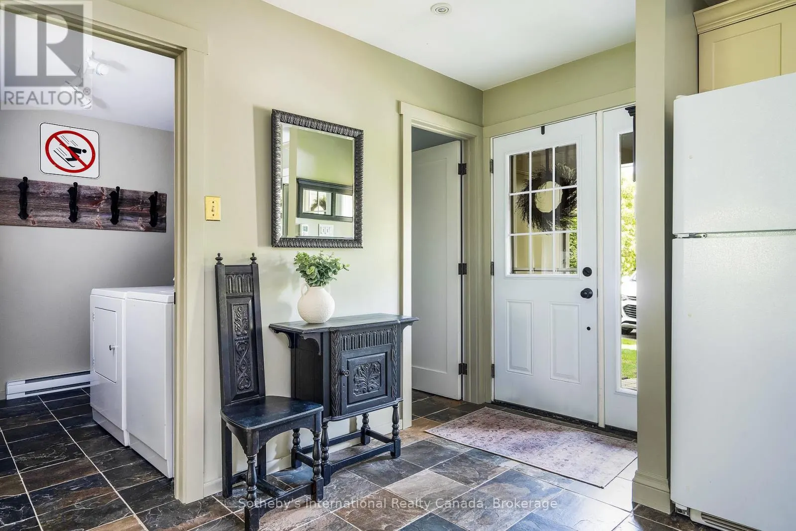 562 OXBOW CRESCENT