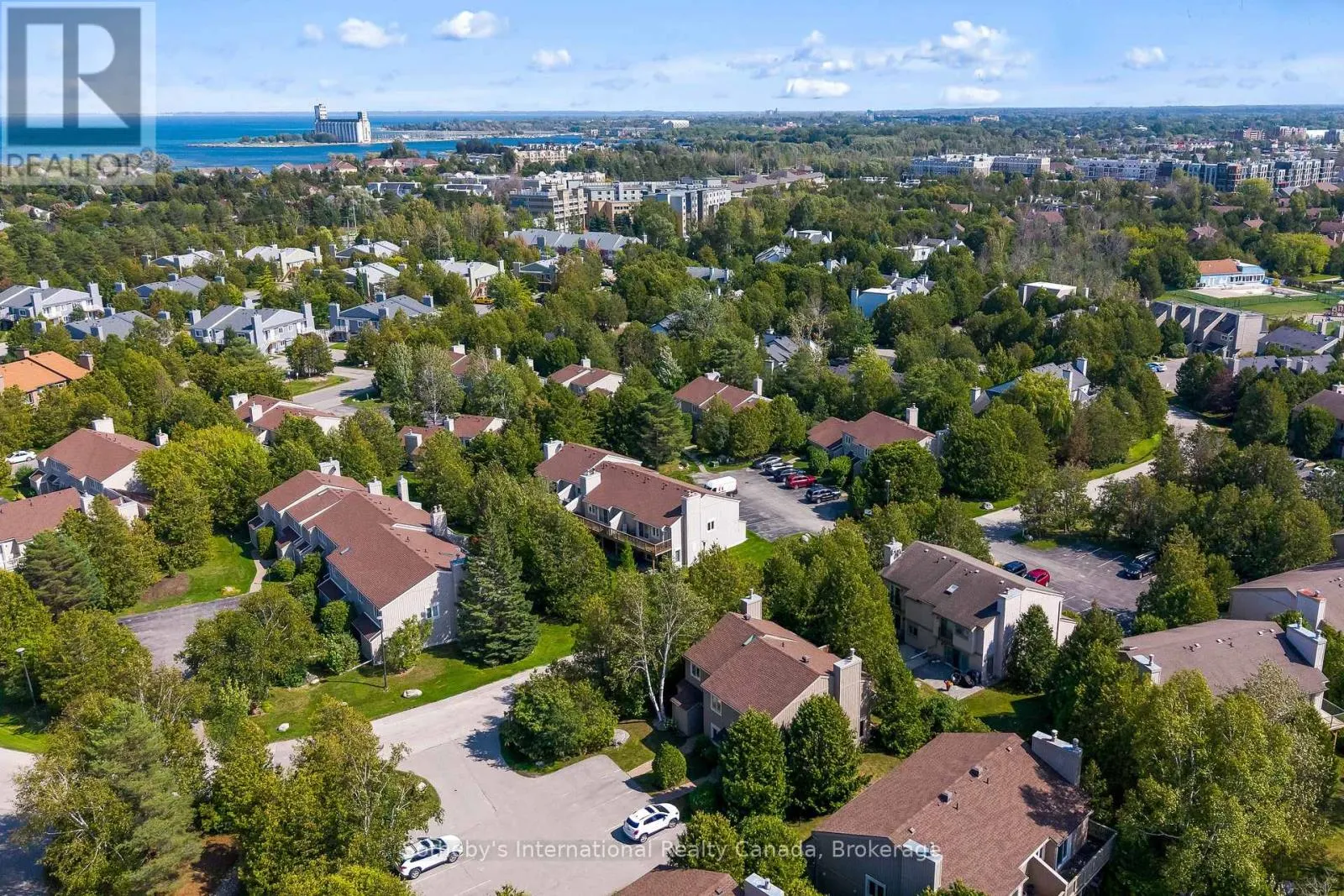 562 OXBOW CRESCENT