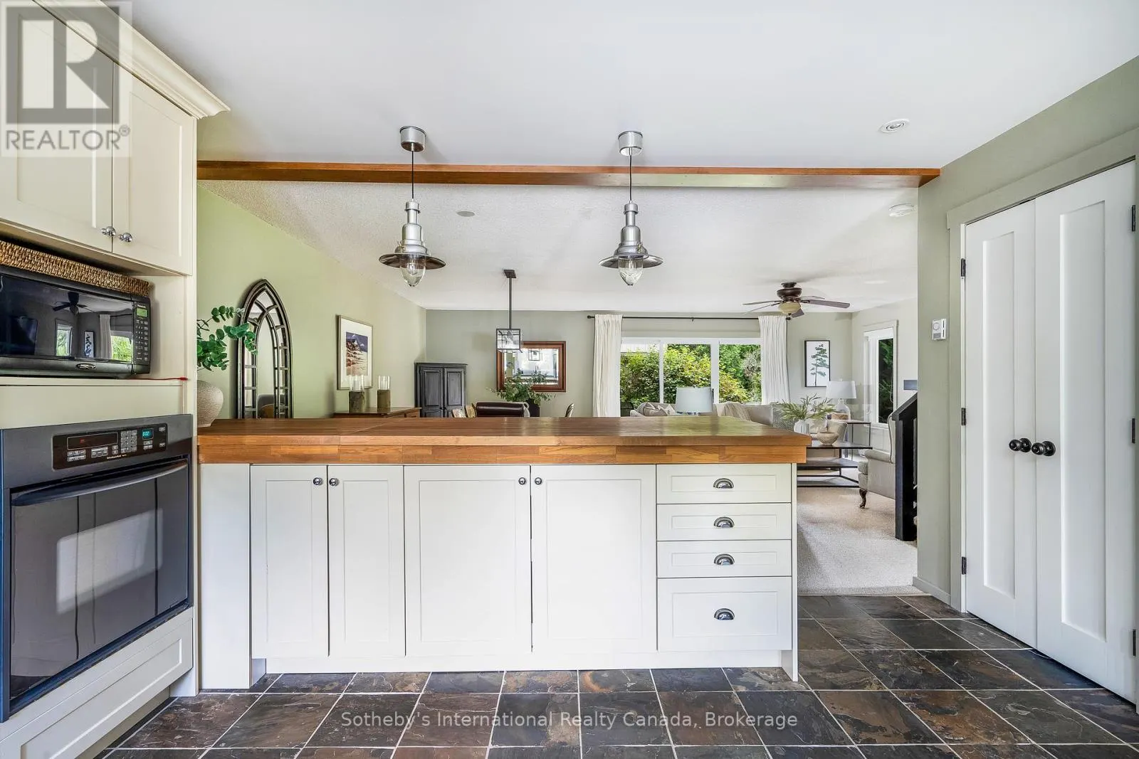562 OXBOW CRESCENT