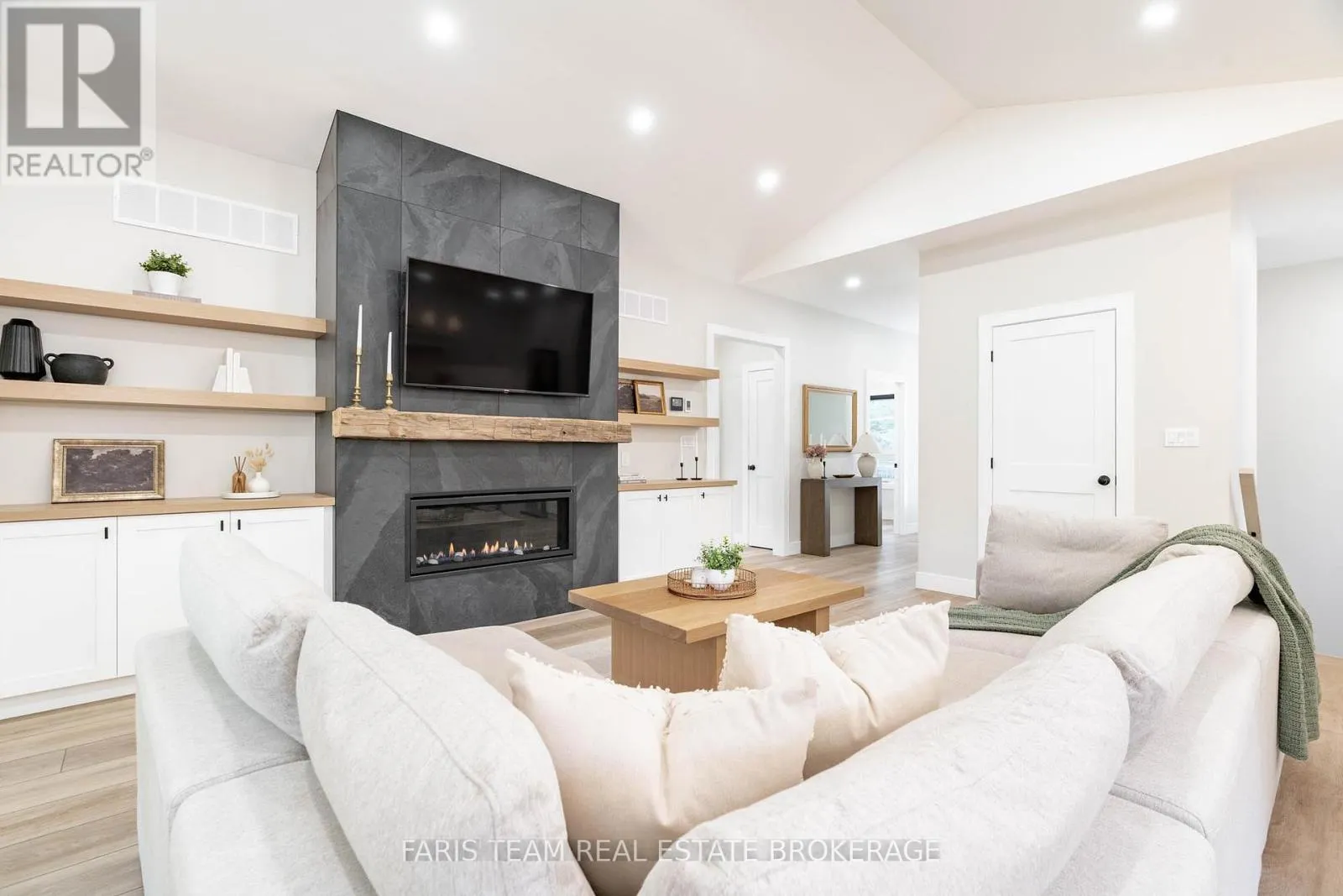 23 49TH STREET S