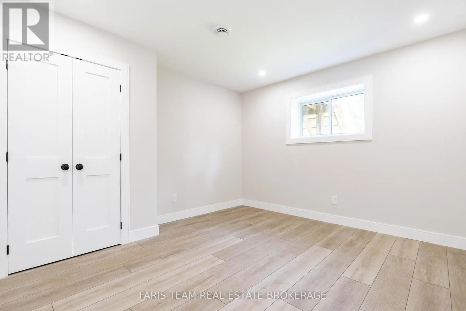23 49TH STREET S
