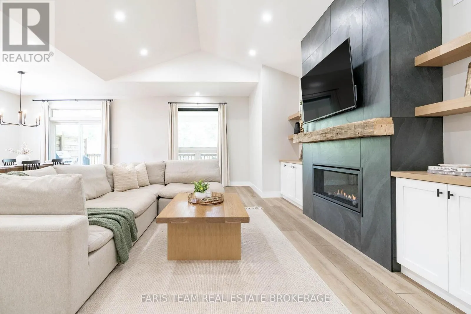 23 49TH STREET S