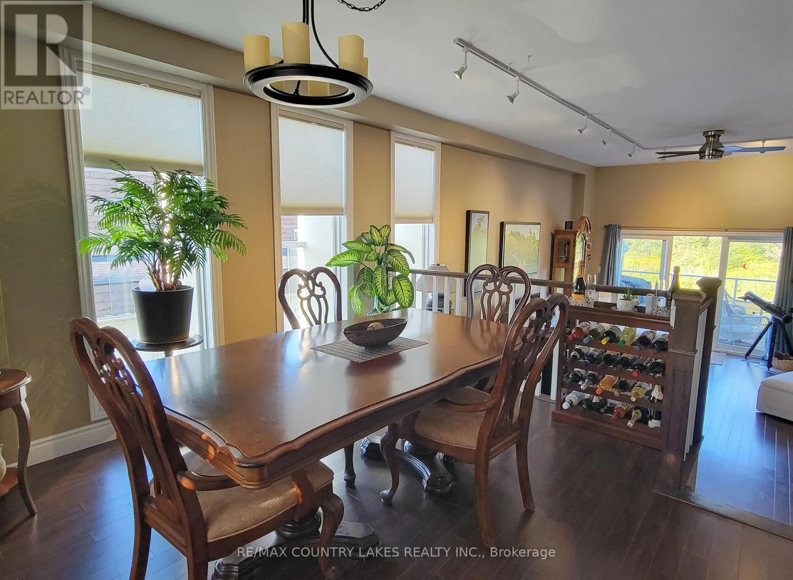 11 - 4 PARADISE BOULEVARD