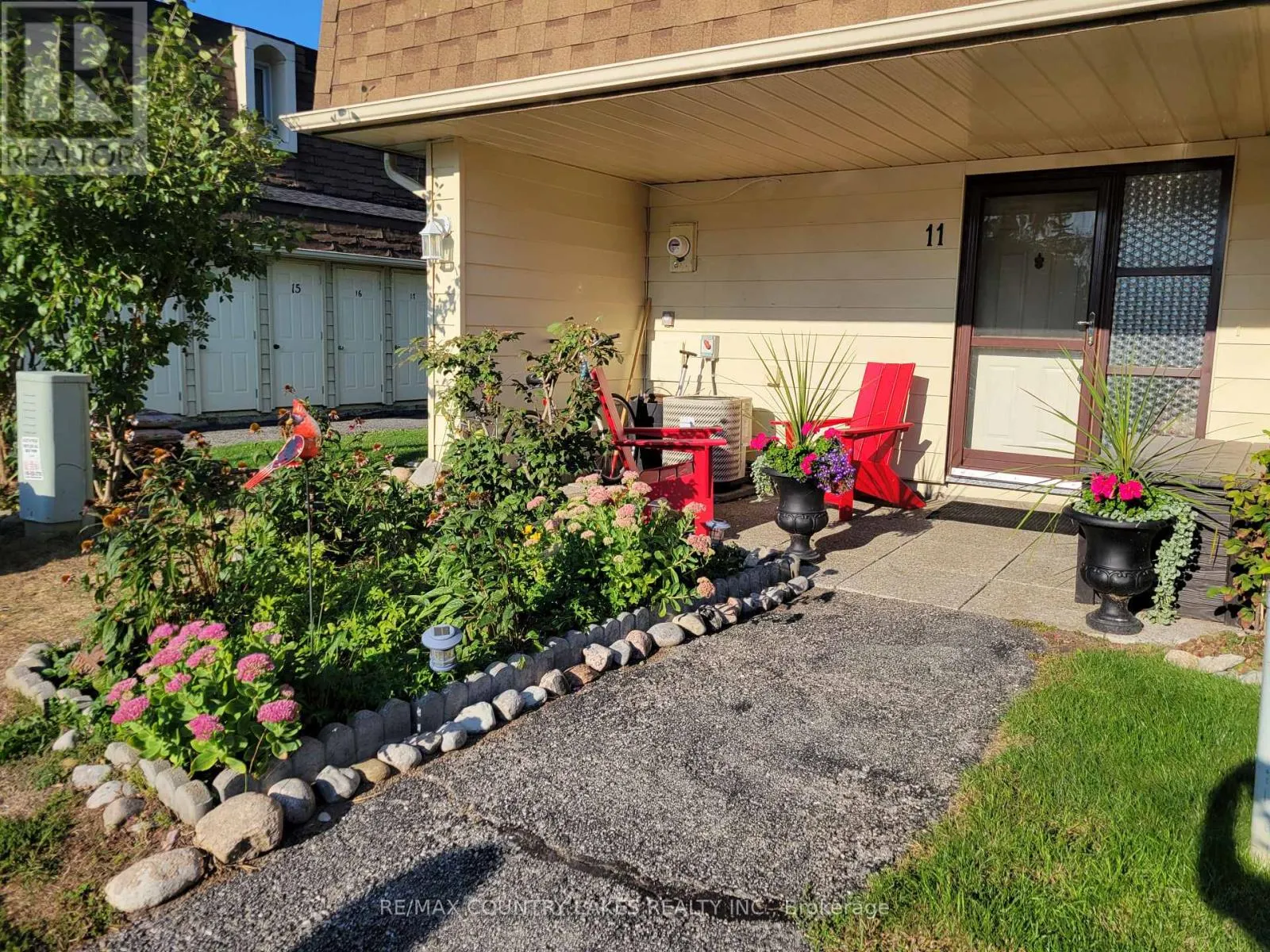 11 - 4 PARADISE BOULEVARD