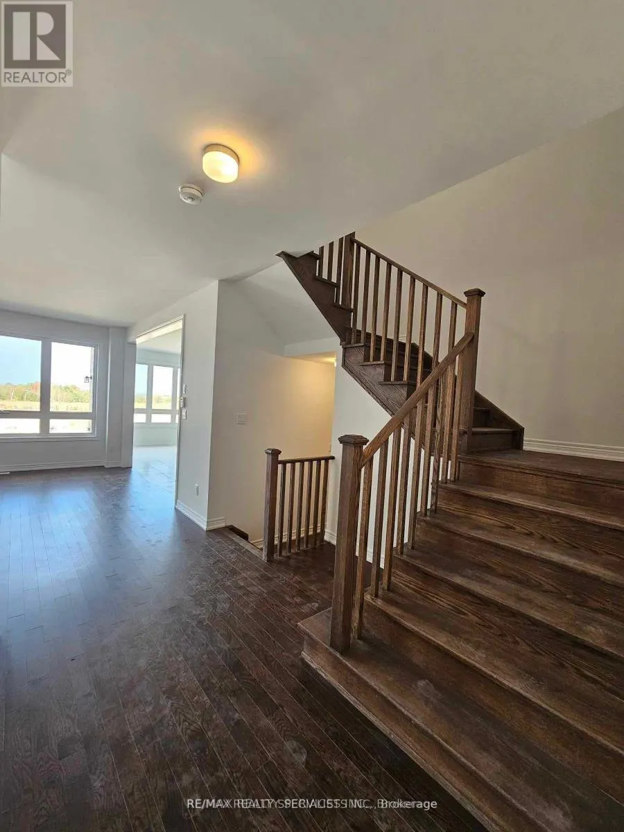 155 FENCHURCH MANOR
