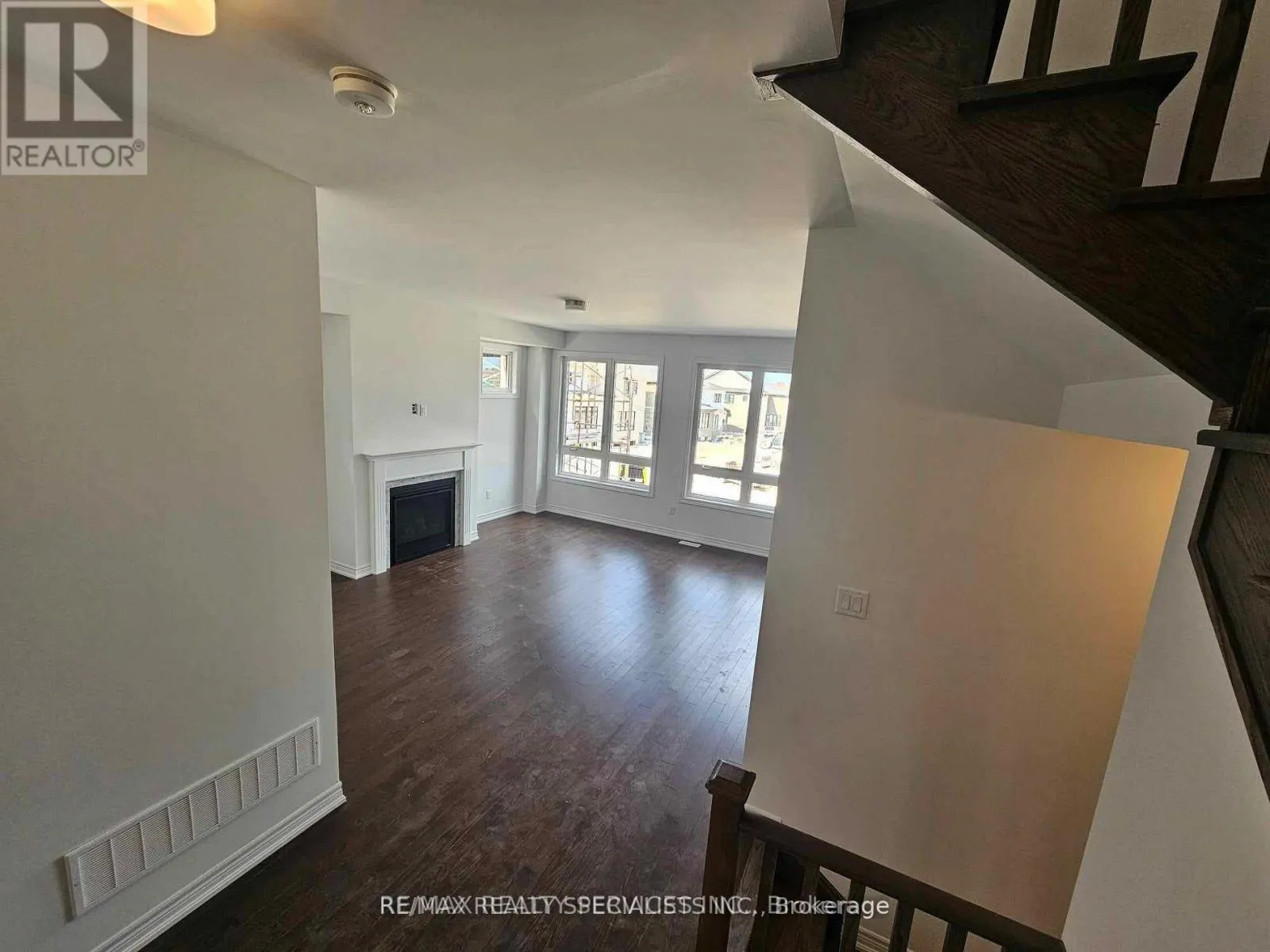 155 FENCHURCH MANOR