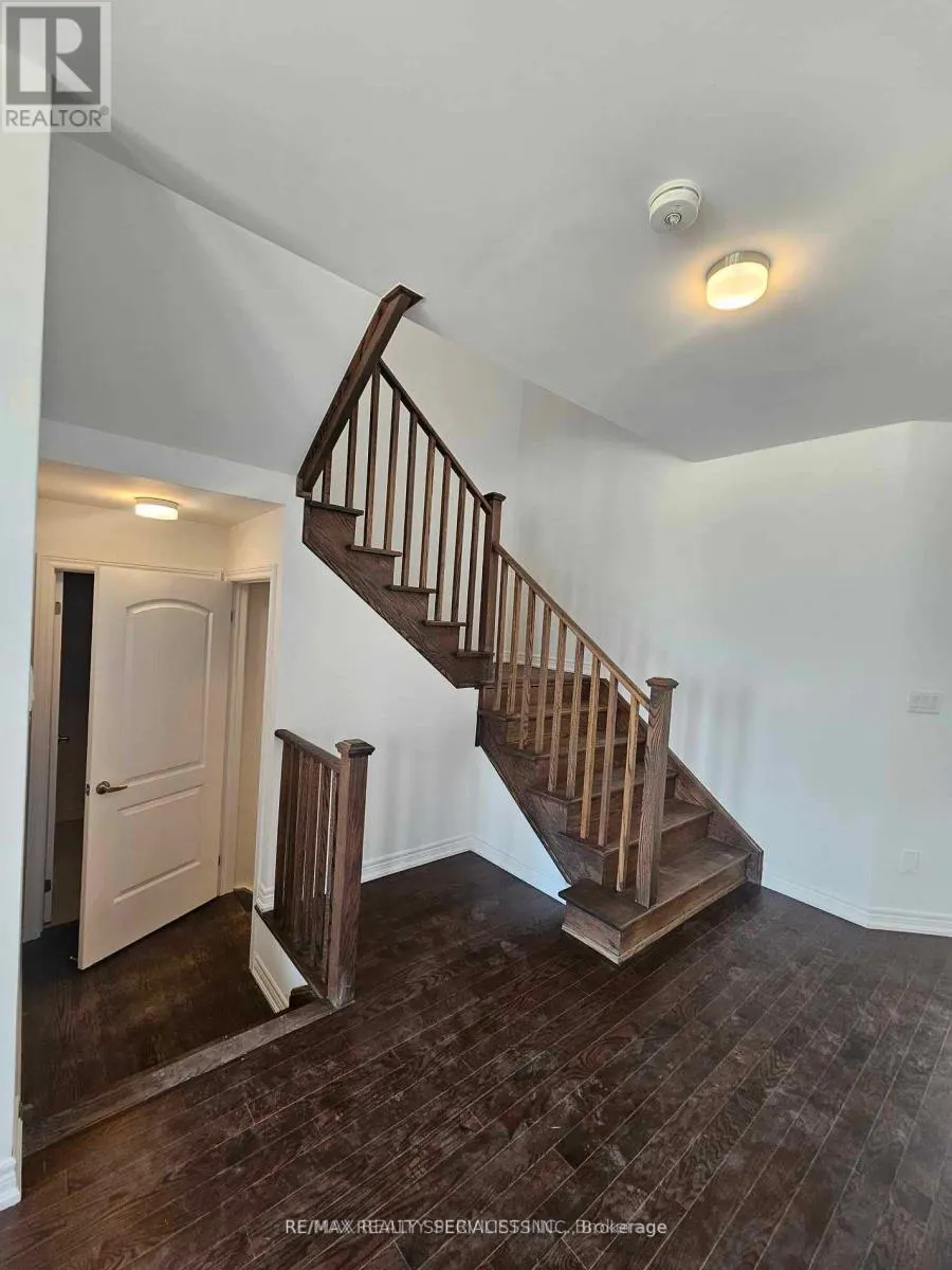 155 FENCHURCH MANOR