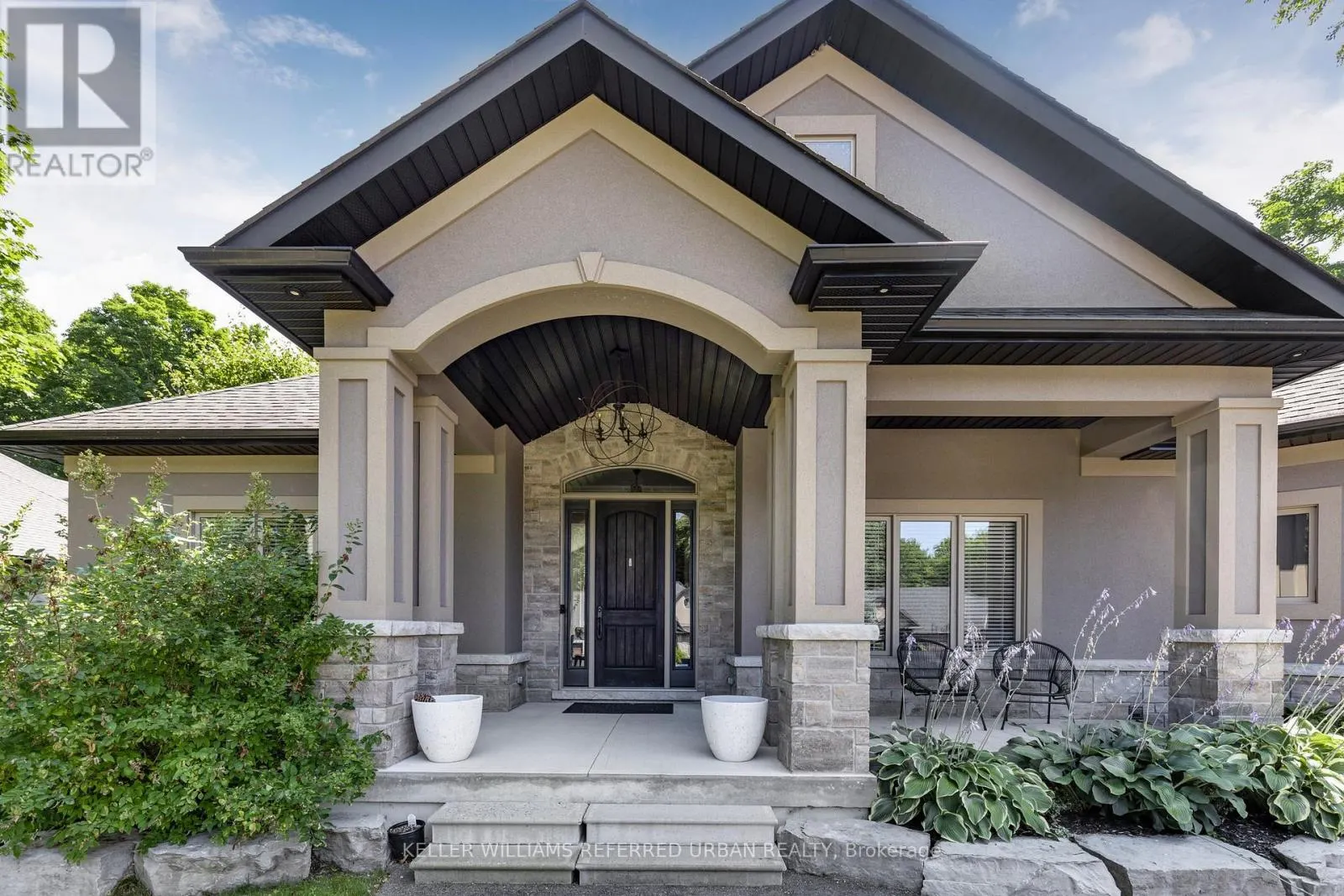 25 HERON BOULEVARD