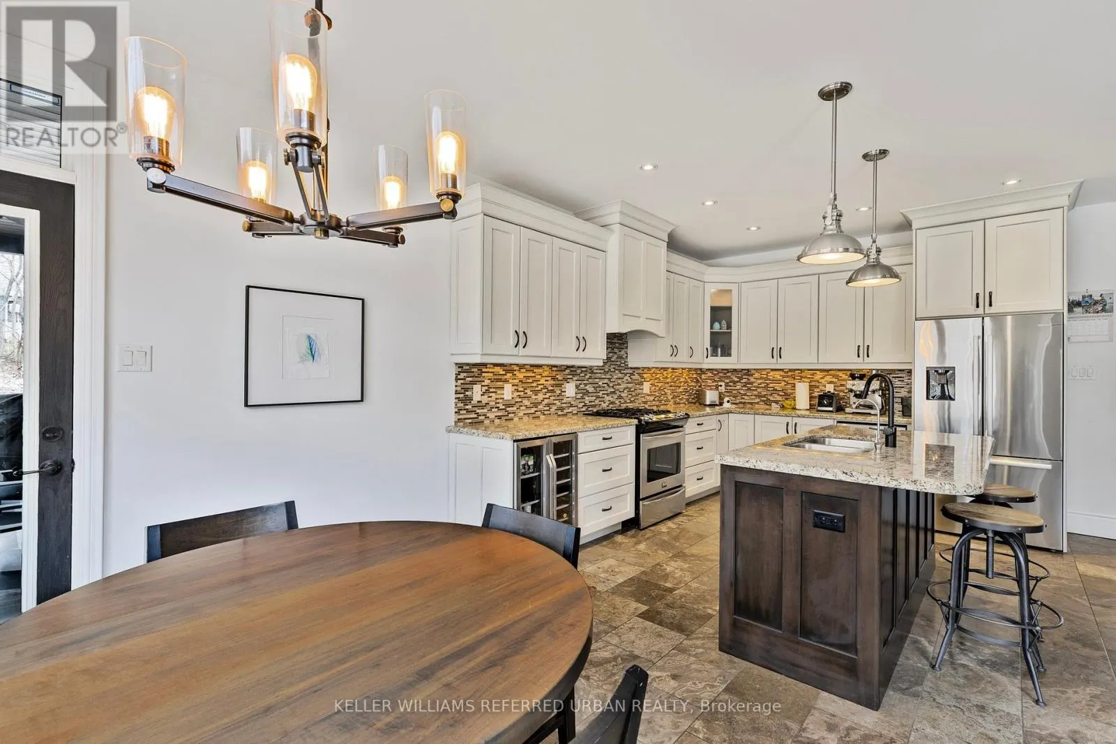 25 HERON BOULEVARD