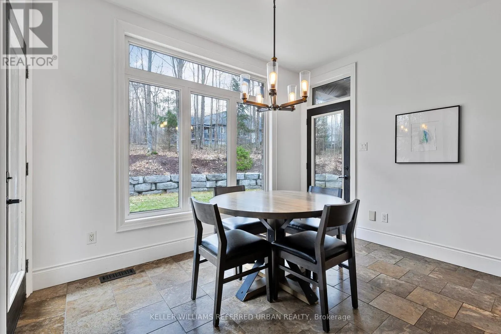 25 HERON BOULEVARD