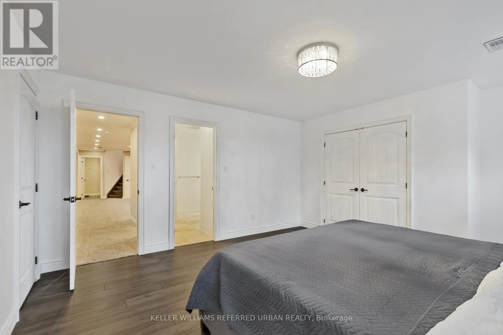 25 HERON BOULEVARD