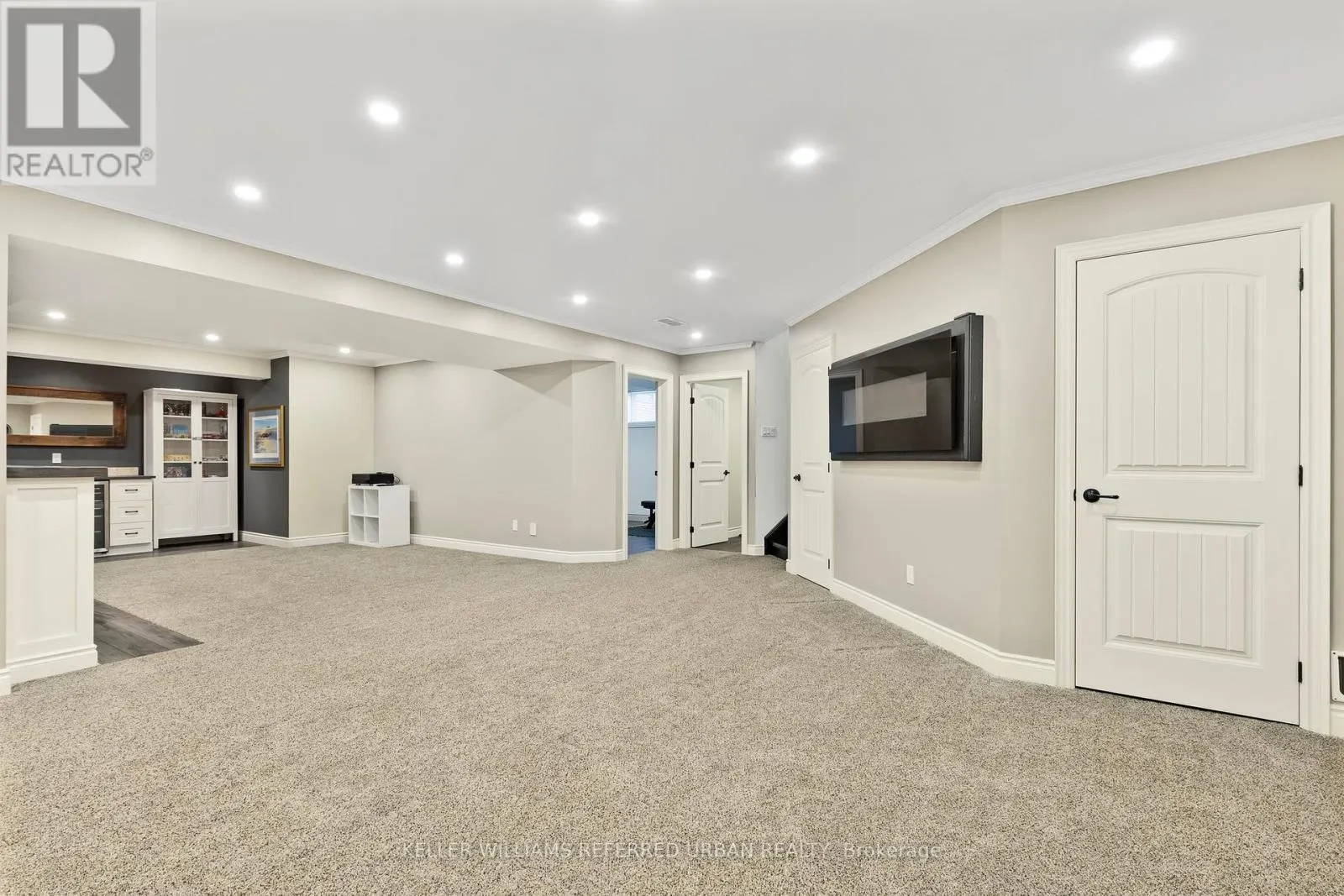 25 HERON BOULEVARD