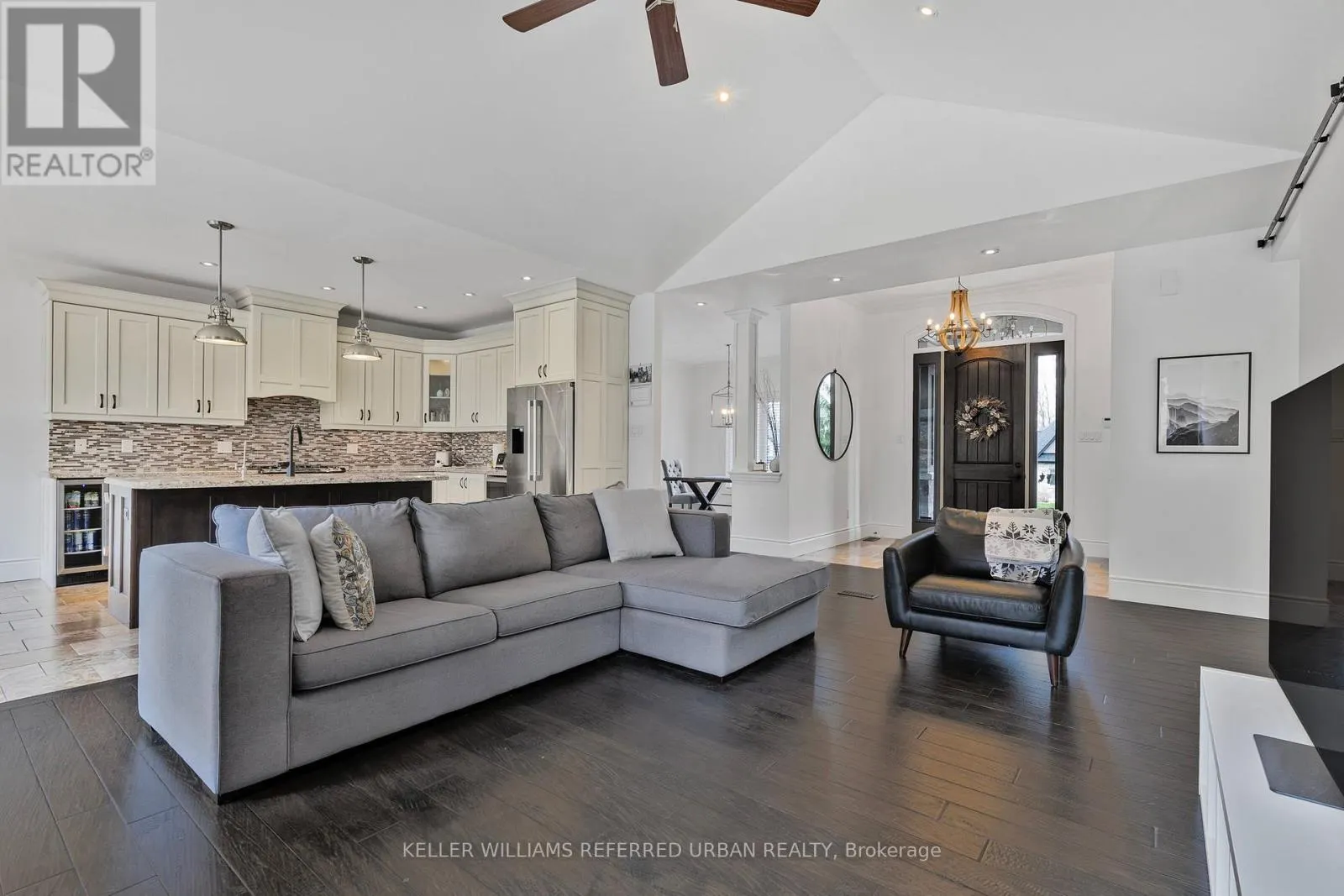 25 HERON BOULEVARD