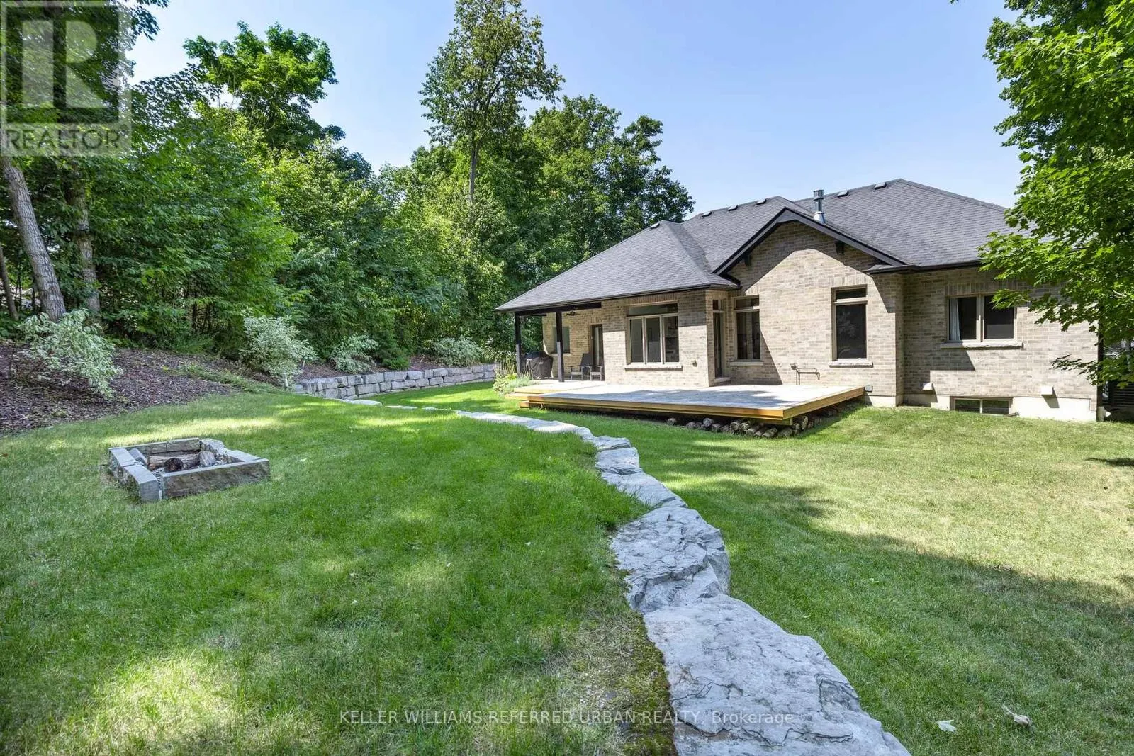 25 HERON BOULEVARD