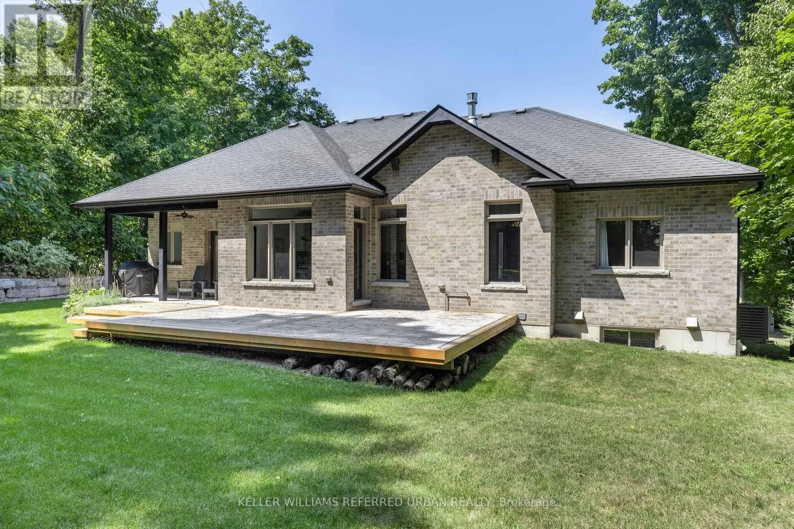 25 HERON BOULEVARD