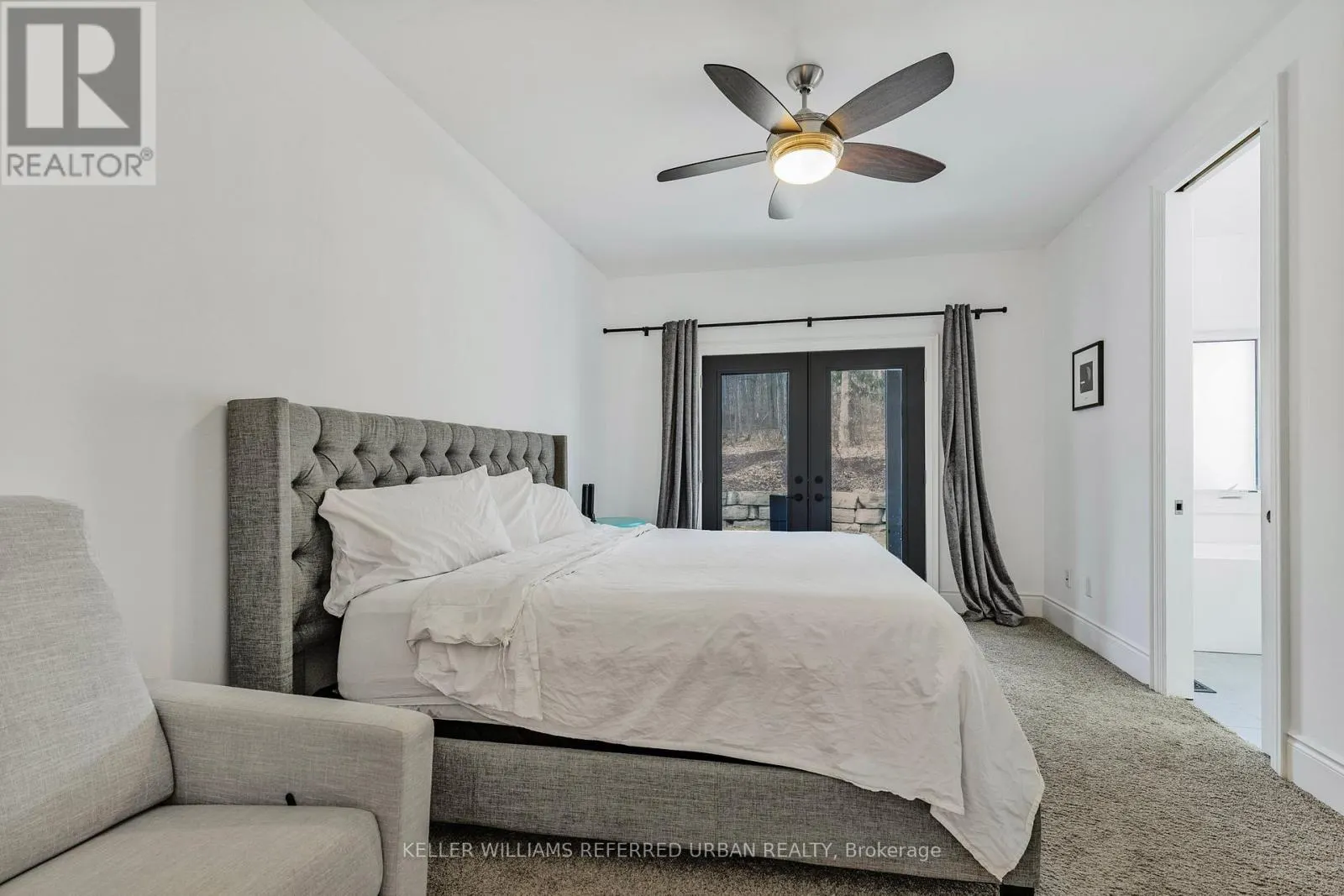 25 HERON BOULEVARD